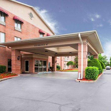 Quality Inn & Suites Germantown North Ngoại thất bức ảnh