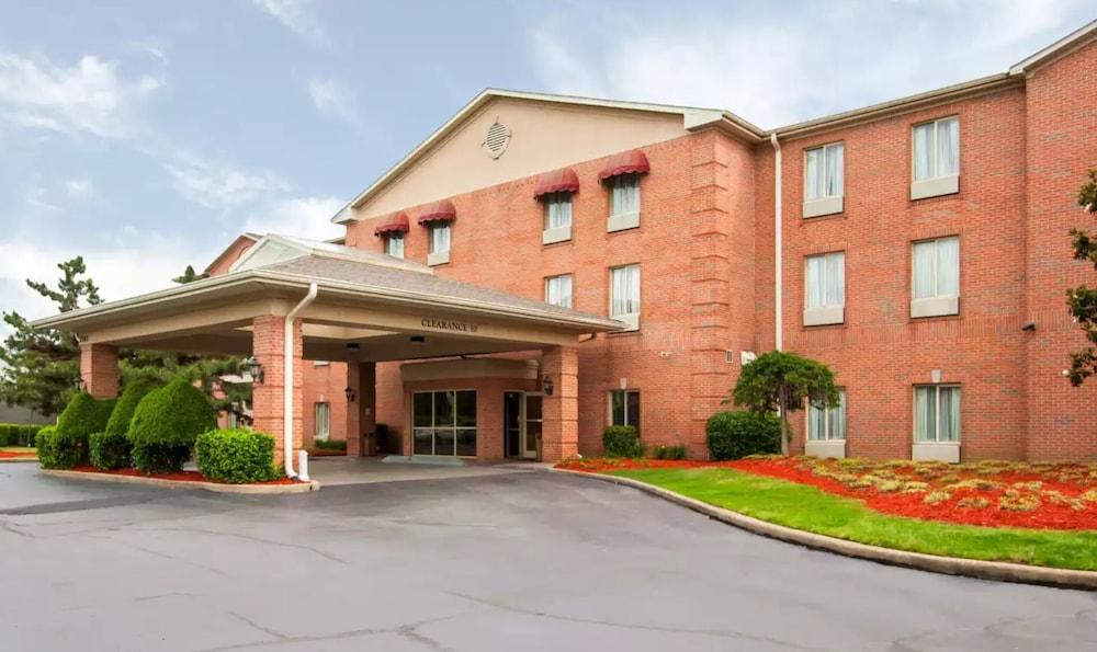 Quality Inn & Suites Germantown North Ngoại thất bức ảnh