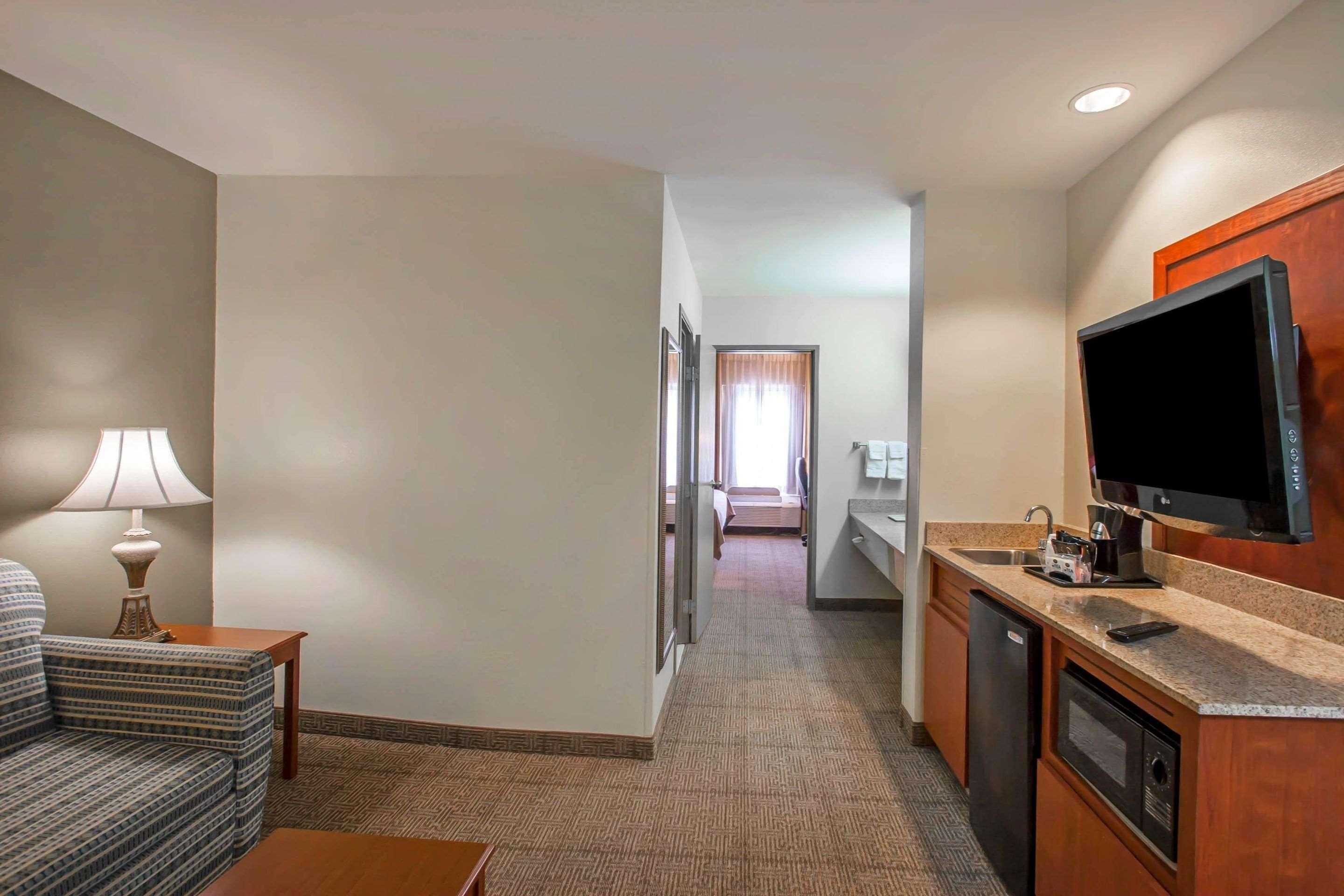 Quality Inn & Suites Germantown North Ngoại thất bức ảnh