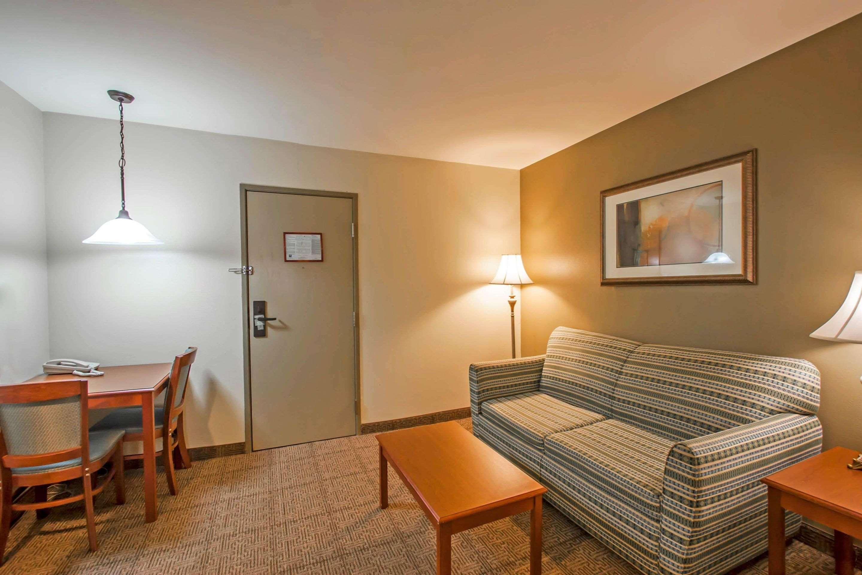 Quality Inn & Suites Germantown North Ngoại thất bức ảnh